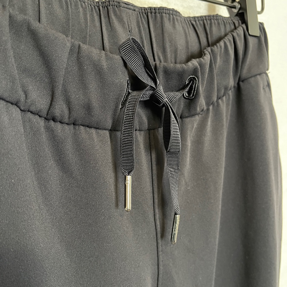 Stretch High-Rise Cropped Pants